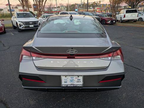 New 2026 Hyundai Elantra SE image 5