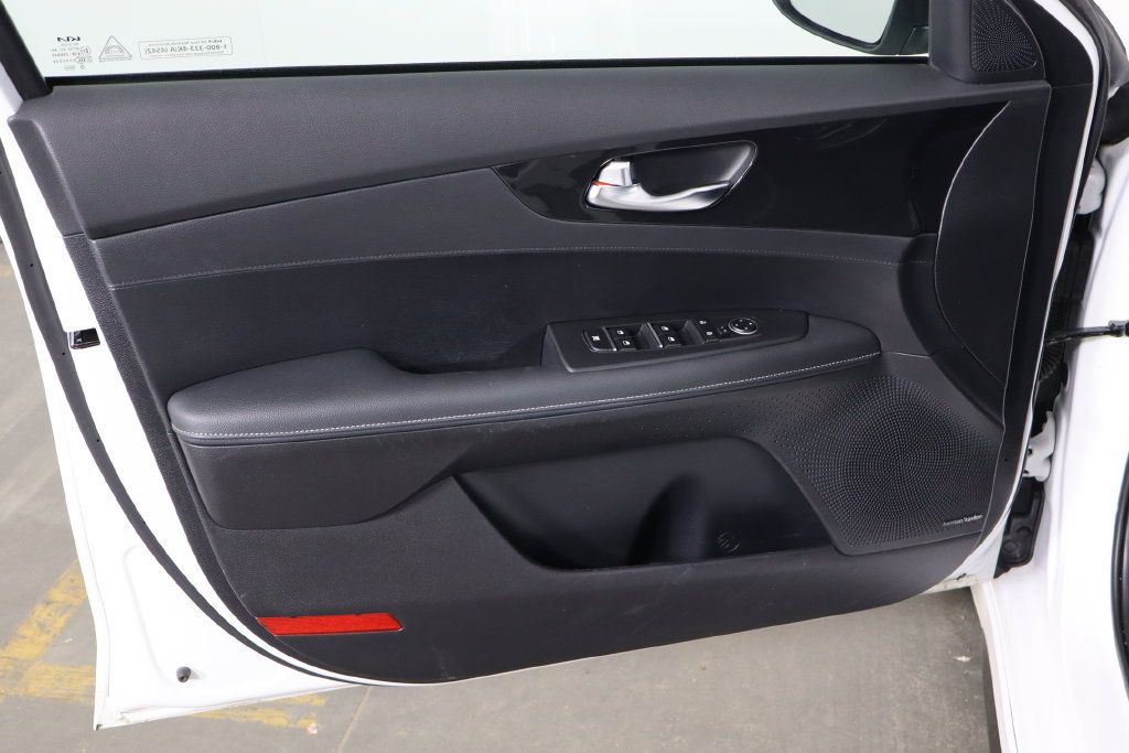 Used 2024 Kia Forte GT-Line w/ GT-Line Premium Package FWD image 19