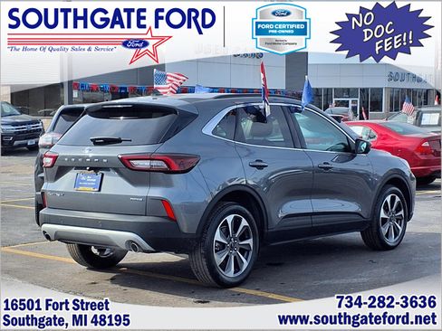 Certified 2023 Ford Escape Platinum image 2