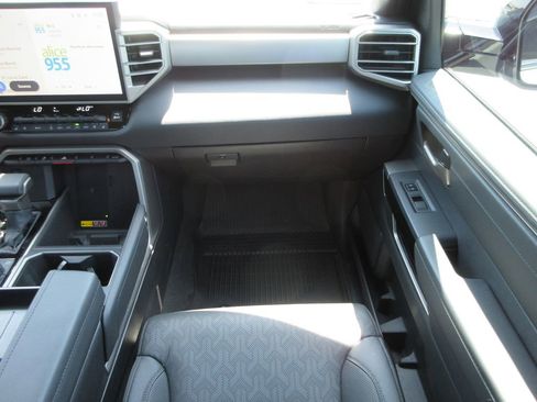 Used 2025 Toyota Tundra Limited AWD/4WD image 22