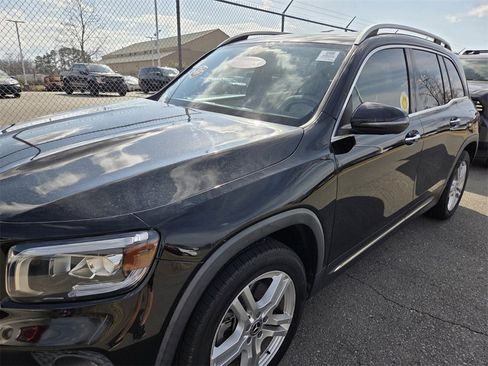 Used 2020 Mercedes-Benz GLB 250 GLB 250 w/ Premium Package image 9
