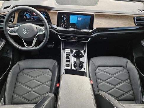 Used 2024 Volkswagen Atlas SE FWD image 20