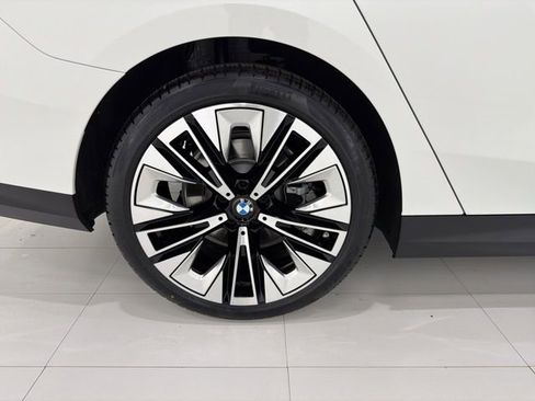 Used 2024 BMW 530i xDrive w/ Premium Package image 44