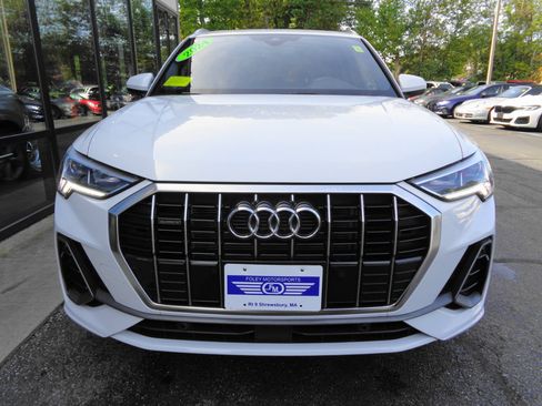 Used 2024 Audi Q3 2.0T Premium image 2