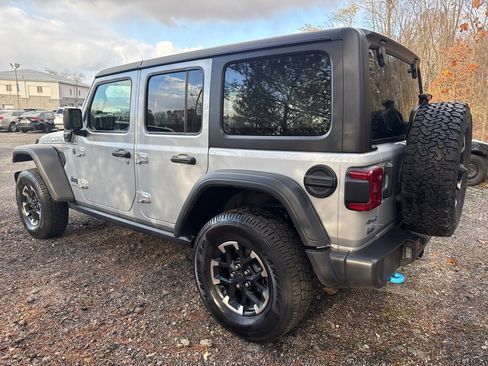 Used 2024 Jeep Wrangler Unlimited Rubicon 4xe image 7