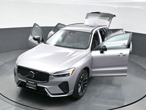 New 2026 Volvo XC60 T8 Ultra w/ Climate Package AWD/4WD image 33