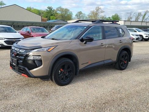 Certified 2025 Nissan Rogue SV image 8