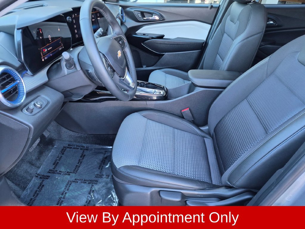 Used 2025 Chevrolet Trax LT w/ LT Convenience Package FWD image 23