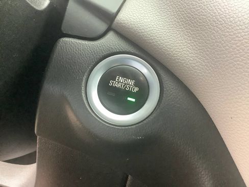 Used 2019 Chevrolet Equinox LS FWD image 27