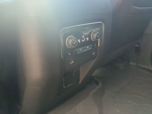 Used 2023 Chevrolet Tahoe Z71 w/ Z71 Off-Road Package AWD/4WD image 19
