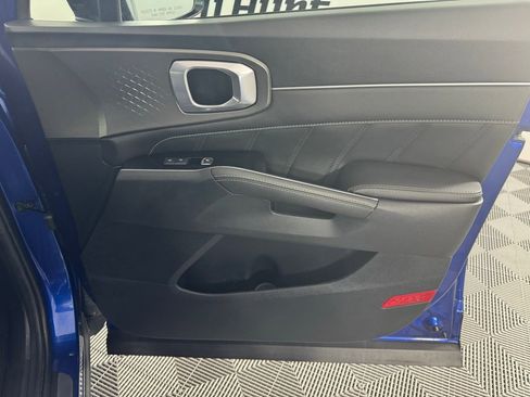 Used 2023 Kia Sorento SX image 30