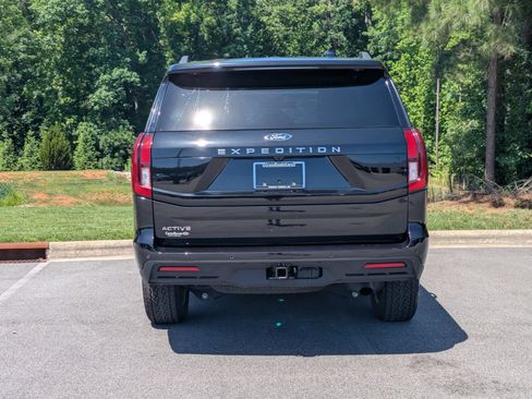 Used 2025 Ford Expedition Active AWD/4WD image 4