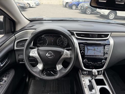 Used 2018 Nissan Murano SV AWD/4WD image 14