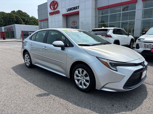 Certified 2026 Toyota Corolla LE FWD image 1