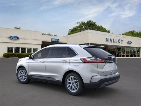 Used 2023 Ford Edge SEL w/ Convenience Package image 4