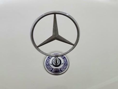 Used 2023 Mercedes-Benz EQS 450+ SUV image 16
