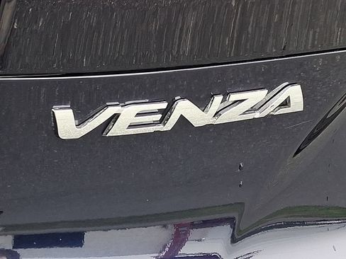 Used 2023 Toyota Venza XLE AWD/4WD image 33