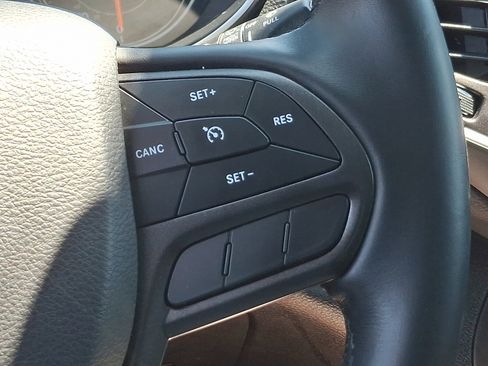 Used 2020 Jeep Cherokee Trailhawk w/ Cold Weather Group AWD/4WD image 22