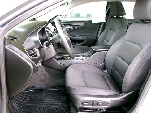 Used 2024 Chevrolet Malibu LT FWD image 13