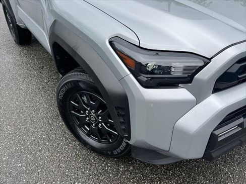 Certified 2025 Toyota 4Runner SR5 AWD/4WD image 2