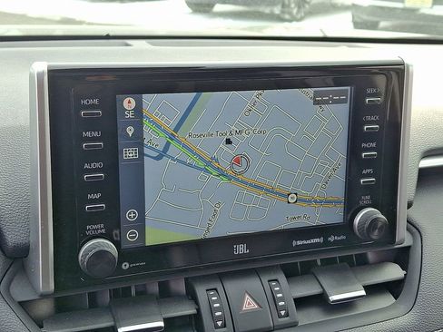 Used 2019 Toyota RAV4 Limited image 18