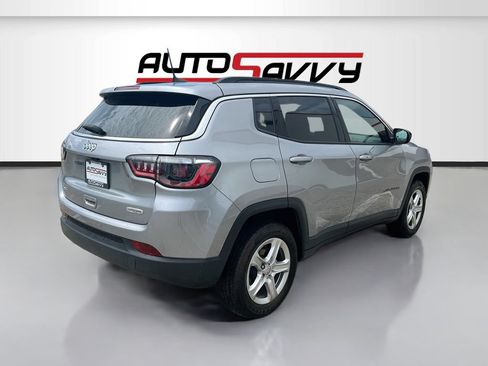 Used 2023 Jeep Compass Latitude w/ Convenience Group AWD/4WD image 7