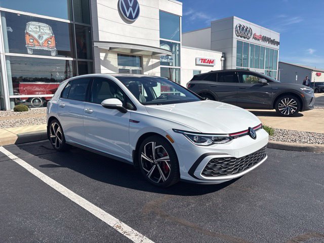 Certified 2024 Volkswagen GTI SE FWD image 3