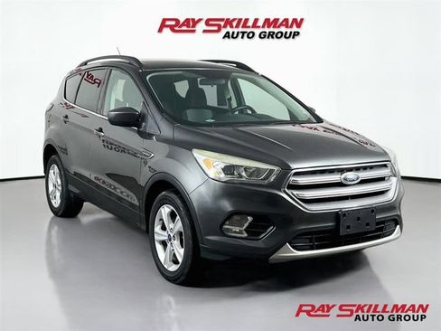 Used 2017 Ford Escape SE w/ Equipment Group 201A AWD/4WD image 1