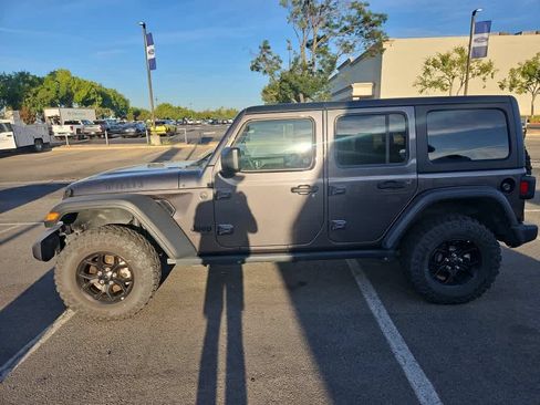 Used 2025 Jeep Wrangler Unlimited Sport AWD/4WD image 4