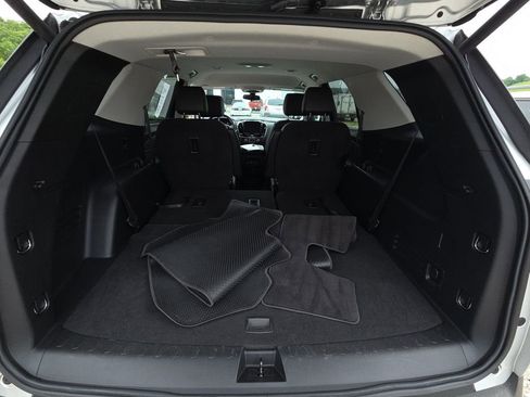 Used 2021 Chevrolet Traverse LT AWD/4WD image 16
