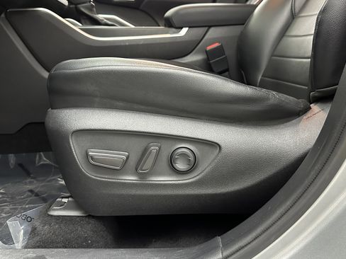 Used 2021 Toyota Highlander XLE image 14