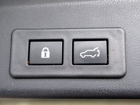 Used 2023 Subaru Ascent Limited AWD/4WD image 37