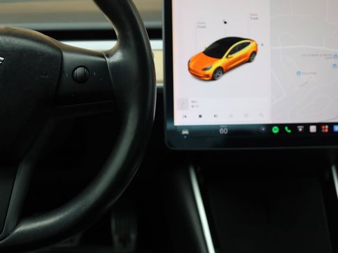 Used 2018 Tesla Model 3 Long Range RWD image 32