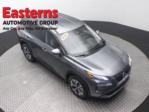 Used 2023 Nissan Rogue SV AWD/4WD image 3