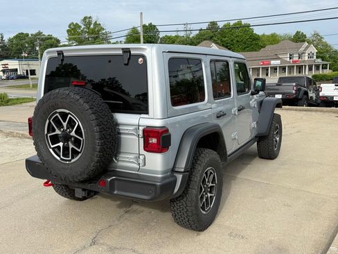 Used 2024 Jeep Wrangler Unlimited Rubicon w/ Safety Group AWD/4WD image 6
