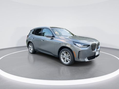 New 2025 BMW X3 xDrive30i w/ Convenience Package image 2