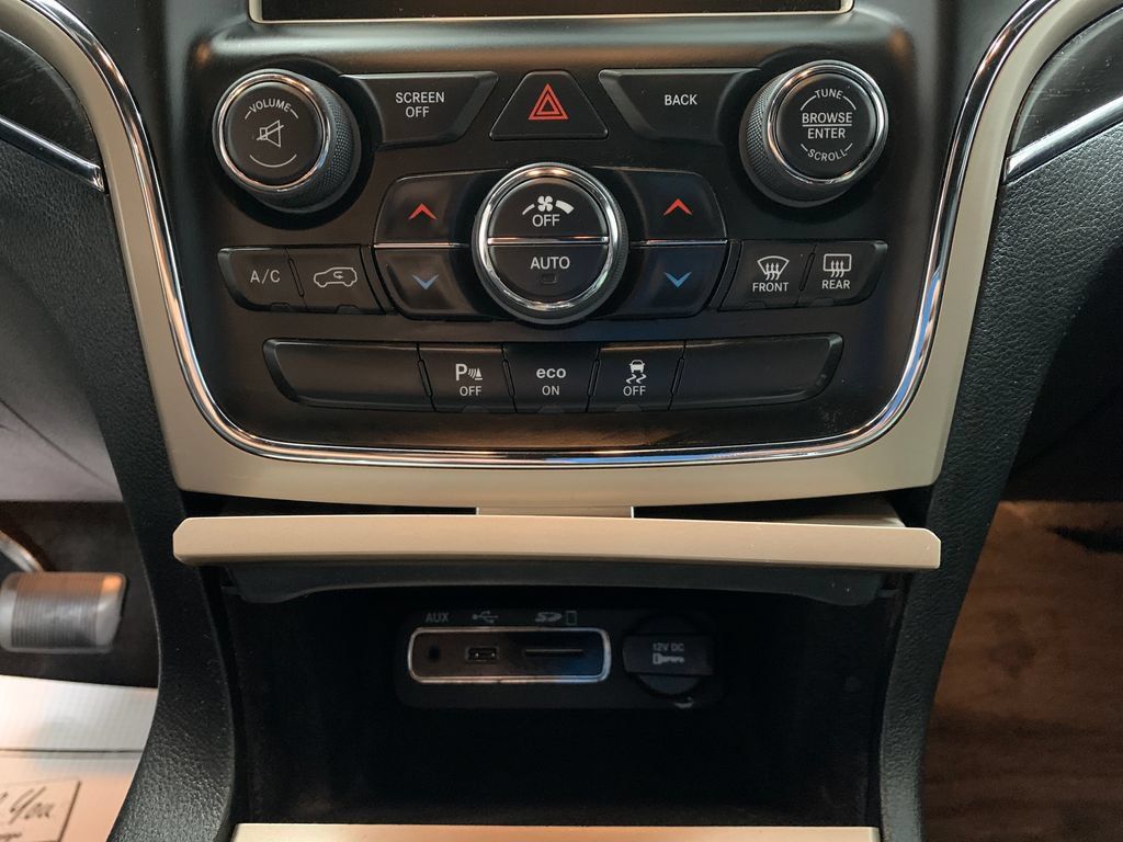 Used 2015 Jeep Grand Cherokee Limited AWD/4WD image 27
