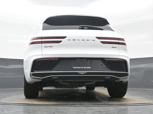 Certified 2026 Genesis GV70 2.5T Select image 32