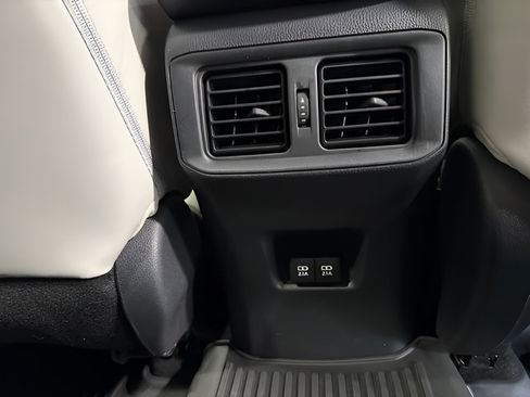 Used 2019 Toyota RAV4 Limited AWD/4WD image 38