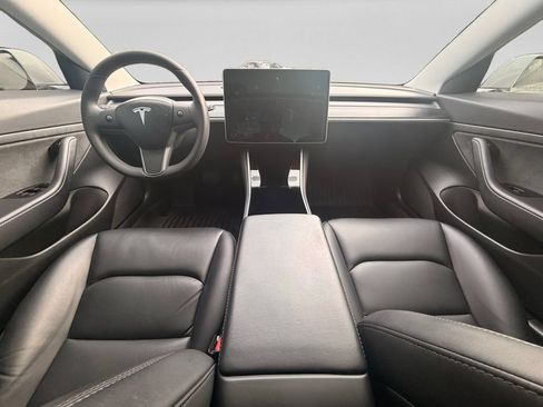 Used 2020 Tesla Model 3 Standard Range Plus RWD image 15