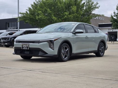 New 2026 Kia K4 FWD image 2