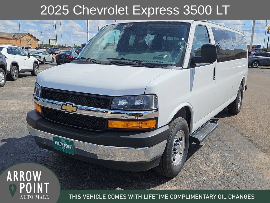 Used 2025 Chevrolet Express 3500 LT w/ LT Preferred Equipment Group RWD image 4