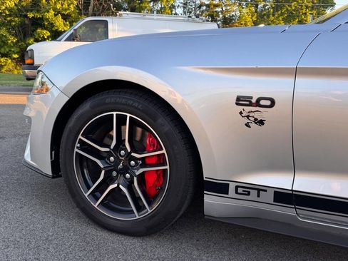 Used 2019 Ford Mustang GT Premium RWD image 19