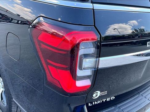 Used 2024 Ford Expedition Max Limited AWD/4WD image 32