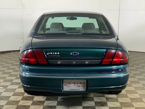 Used 2001 Chevrolet Lumina w/ Preferred Equipment Group FWD image 8