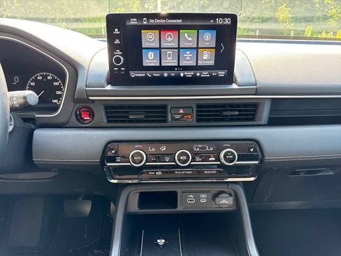 Used 2024 Honda Pilot Touring image 18
