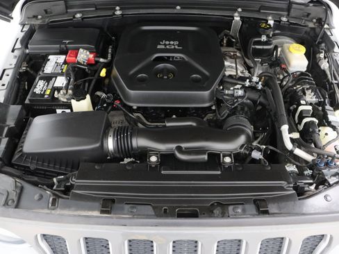 Used 2021 Jeep Wrangler Unlimited Sahara image 37