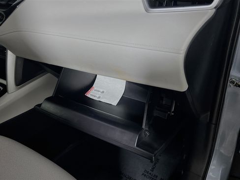 Used 2022 Toyota Corolla Cross L FWD image 33