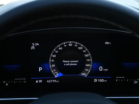 Used 2023 Volkswagen Tiguan SE w/ Panoramic Sunroof Package FWD image 18