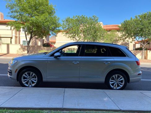 Used 2019 Audi Q7 3.0T Premium w/ Convenience Package AWD/4WD image 16
